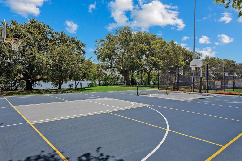 For Rent: $6,500 (3 beds, 2 baths, 1755 Square Feet)