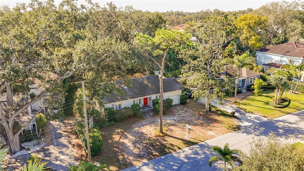 For Sale: $650,000 (2 beds, 1 baths, 1192 Square Feet)