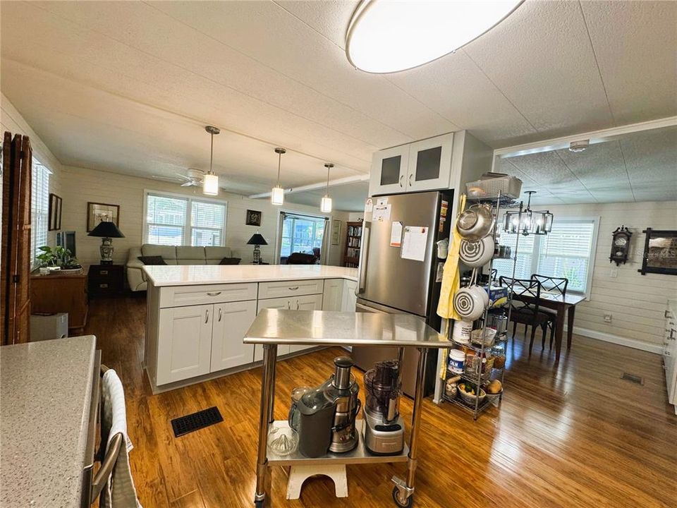 For Sale: $199,000 (2 beds, 2 baths, 1200 Square Feet)