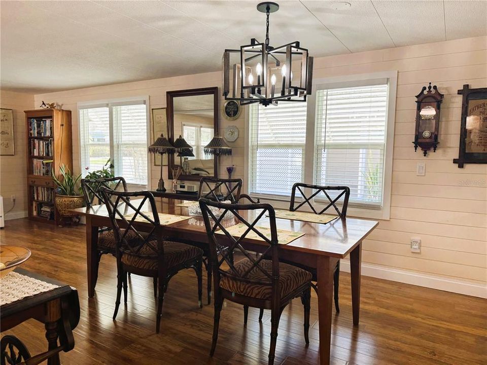 For Sale: $199,000 (2 beds, 2 baths, 1200 Square Feet)