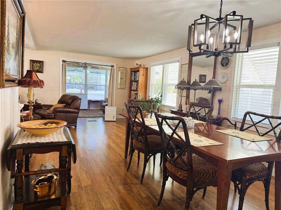 For Sale: $199,000 (2 beds, 2 baths, 1200 Square Feet)