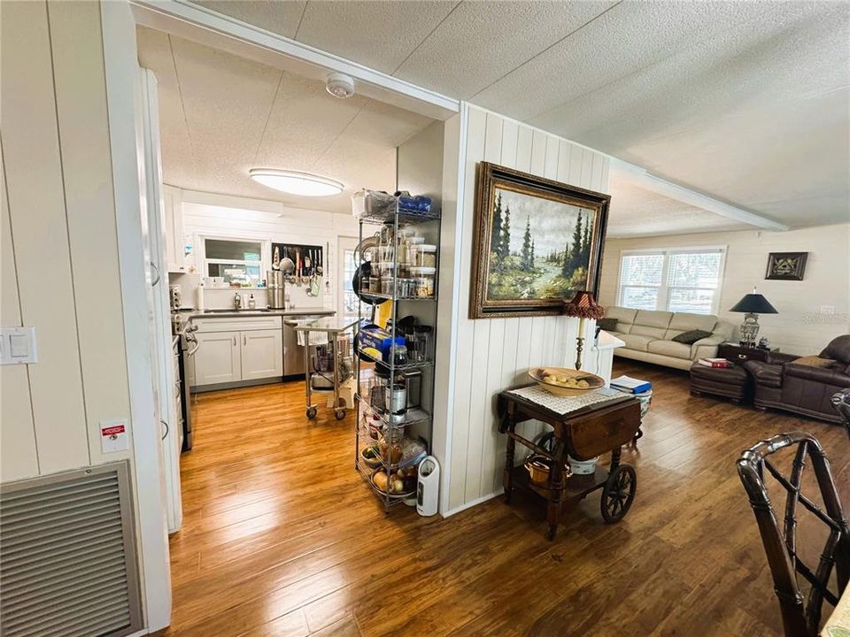 For Sale: $199,000 (2 beds, 2 baths, 1200 Square Feet)