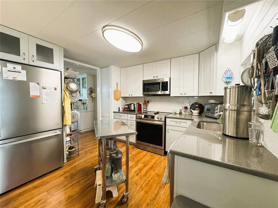 For Sale: $199,000 (2 beds, 2 baths, 1200 Square Feet)