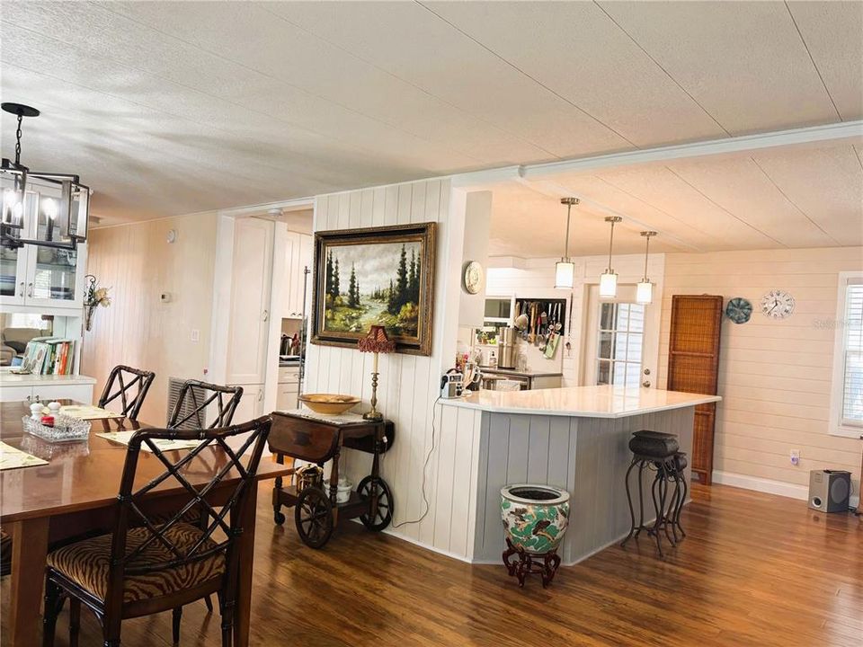 For Sale: $199,000 (2 beds, 2 baths, 1200 Square Feet)