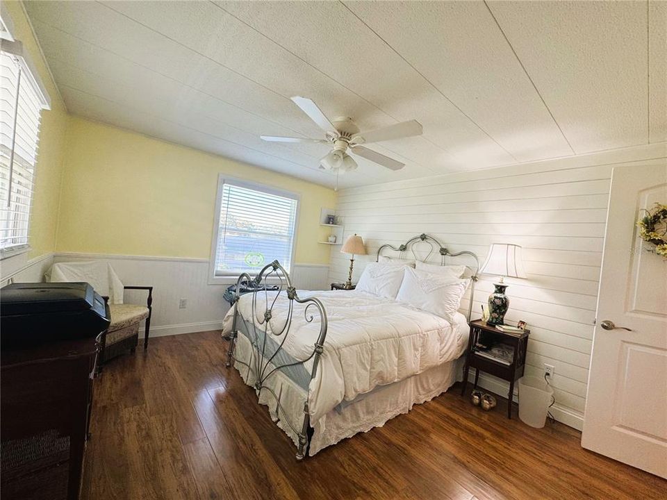 For Sale: $199,000 (2 beds, 2 baths, 1200 Square Feet)