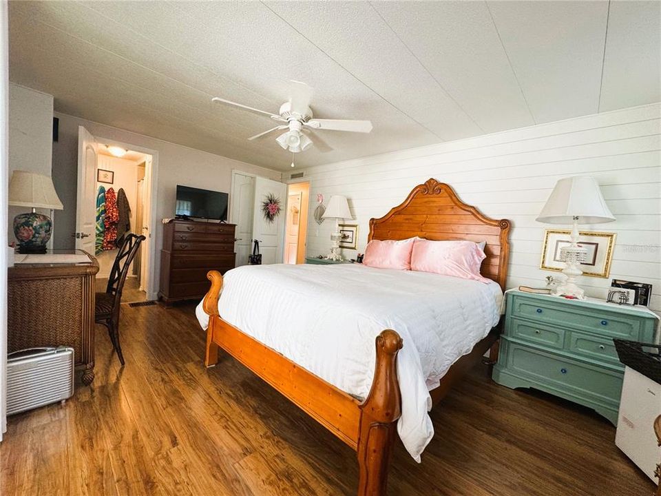 For Sale: $199,000 (2 beds, 2 baths, 1200 Square Feet)