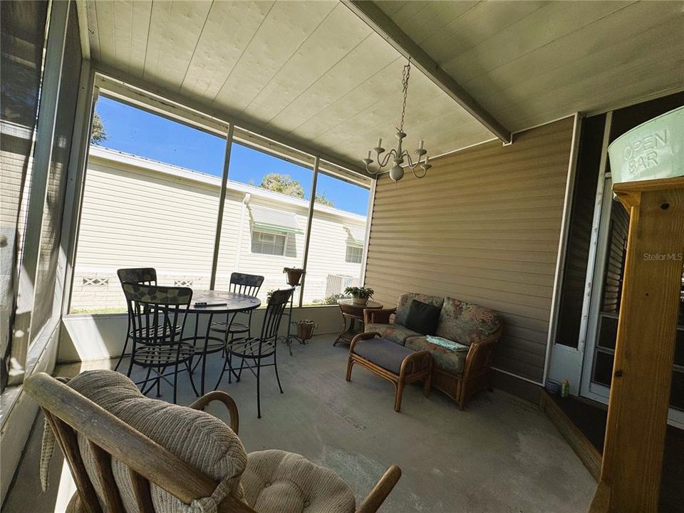 For Sale: $199,000 (2 beds, 2 baths, 1200 Square Feet)