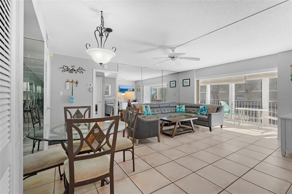 For Sale: $715,000 (2 beds, 2 baths, 1029 Square Feet)