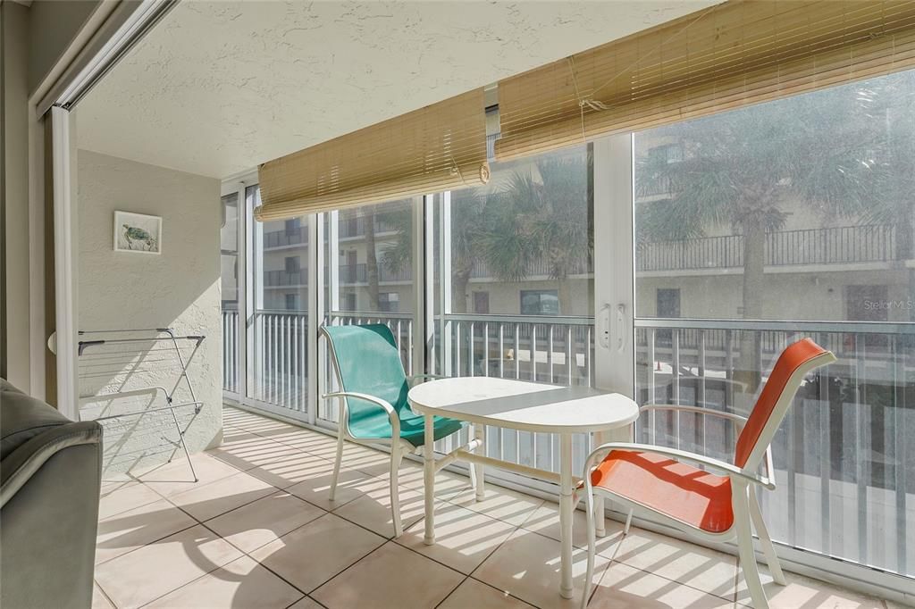 For Sale: $715,000 (2 beds, 2 baths, 1029 Square Feet)