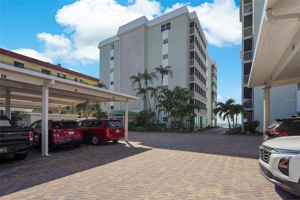 For Sale: $715,000 (2 beds, 2 baths, 1029 Square Feet)