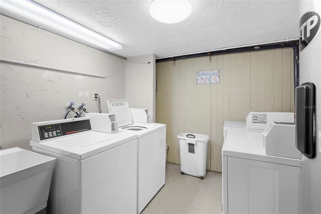 For Sale: $715,000 (2 beds, 2 baths, 1029 Square Feet)