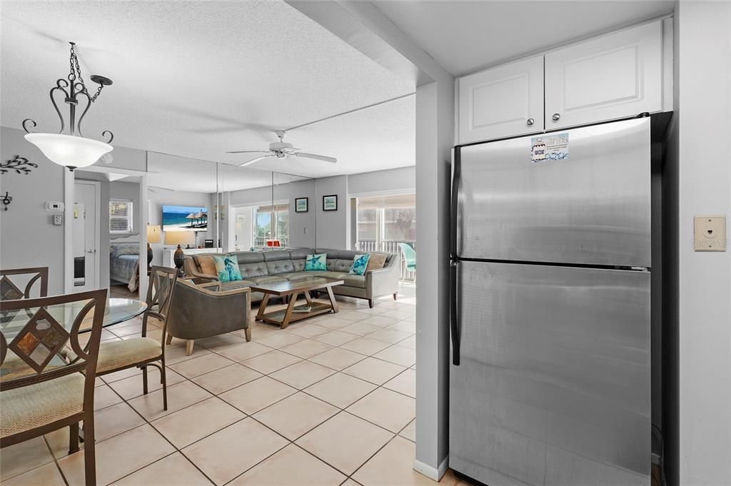 For Sale: $715,000 (2 beds, 2 baths, 1029 Square Feet)