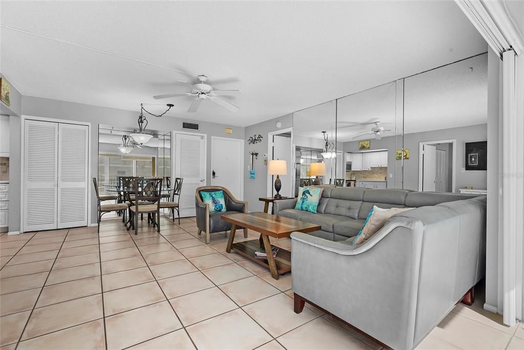 For Sale: $715,000 (2 beds, 2 baths, 1029 Square Feet)