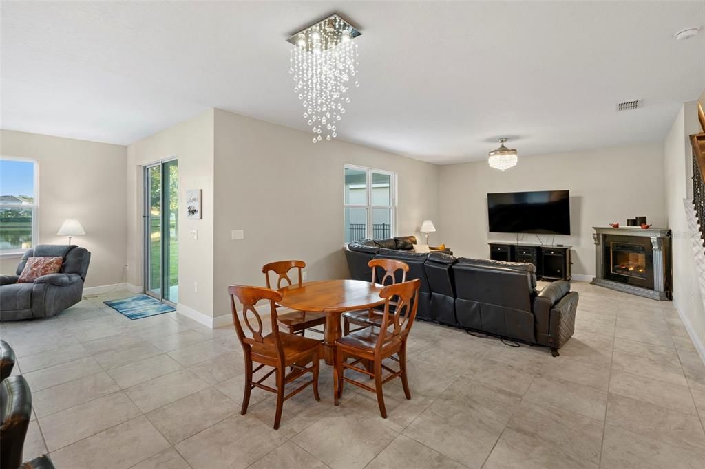 En Venta: $399,000 (3 camas, 2 baños, 2604 Pies cuadrados)