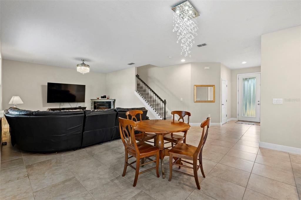 En Venta: $399,000 (3 camas, 2 baños, 2604 Pies cuadrados)