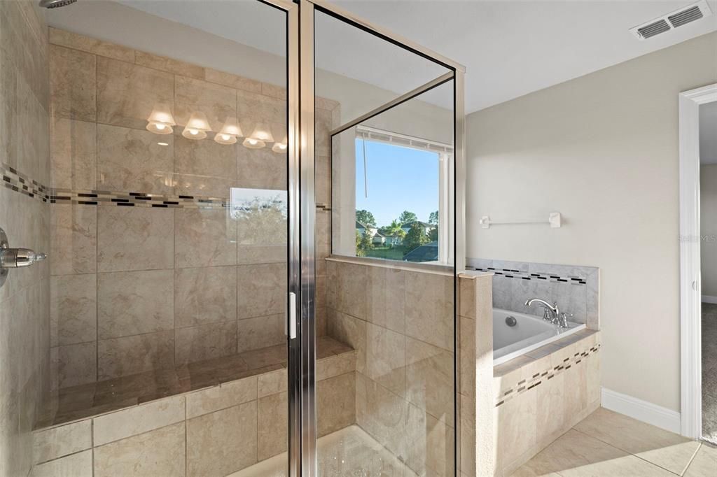 En Venta: $399,000 (3 camas, 2 baños, 2604 Pies cuadrados)