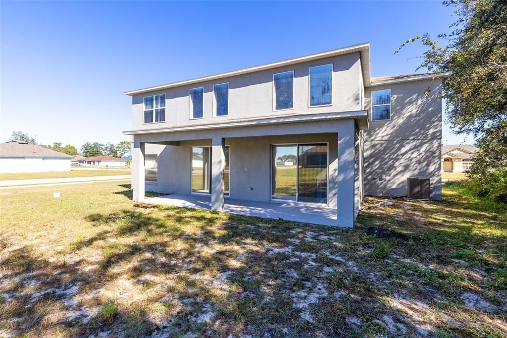 Activo con contrato: $355,000 (5 camas, 3 baños, 2644 Pies cuadrados)