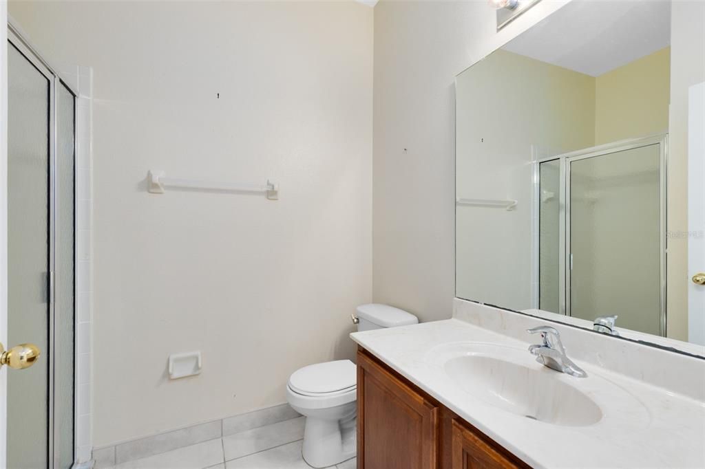 Activo con contrato: $355,000 (5 camas, 3 baños, 2644 Pies cuadrados)