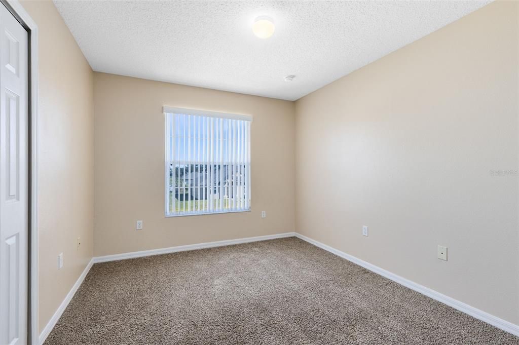 Activo con contrato: $355,000 (5 camas, 3 baños, 2644 Pies cuadrados)