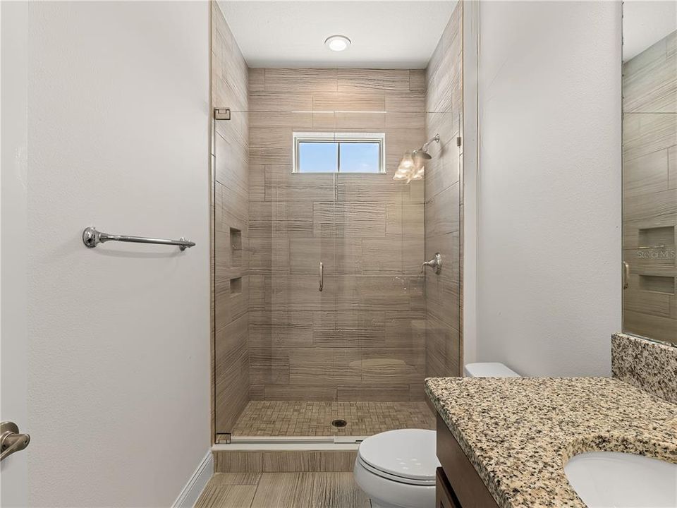 出租: $6,500 (5 贝兹, 4 浴室, 3954 平方英尺)