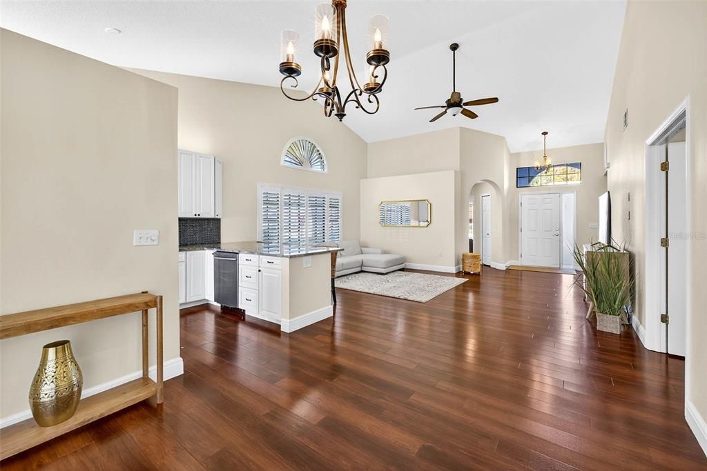 В аренду: $2,500 (2 спален, 2 ванн, 1315 Квадратных фут)