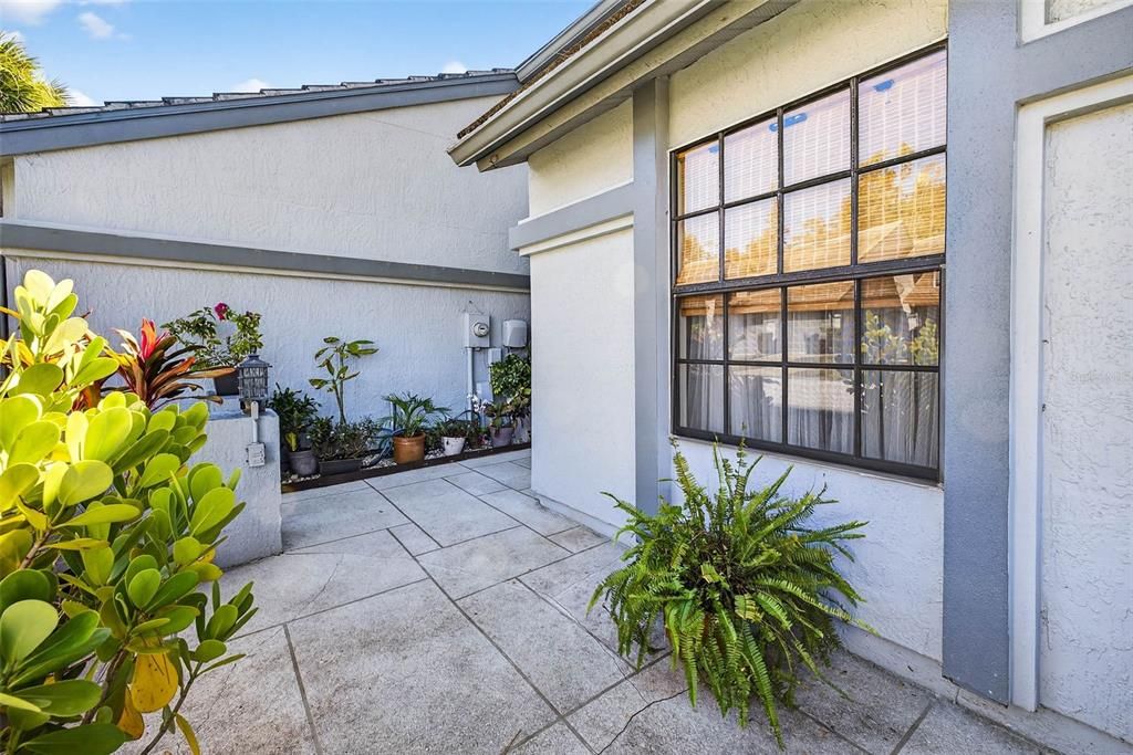 В аренду: $2,500 (2 спален, 2 ванн, 1315 Квадратных фут)