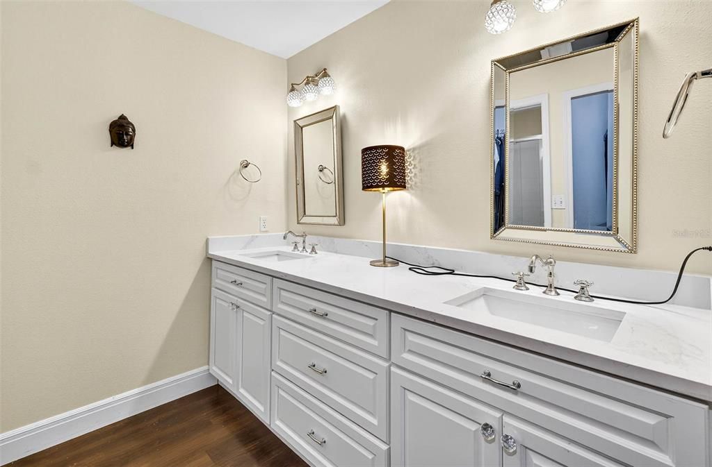 В аренду: $2,500 (2 спален, 2 ванн, 1315 Квадратных фут)