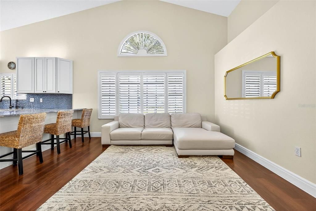 В аренду: $2,500 (2 спален, 2 ванн, 1315 Квадратных фут)