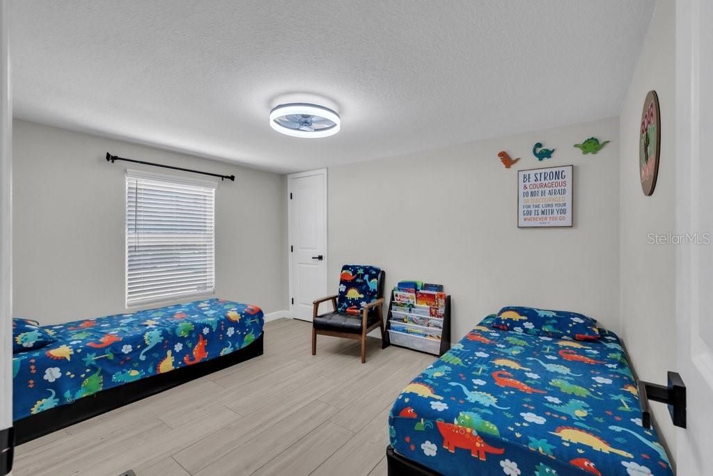 En Venta: $399,800 (4 camas, 2 baños, 1904 Pies cuadrados)