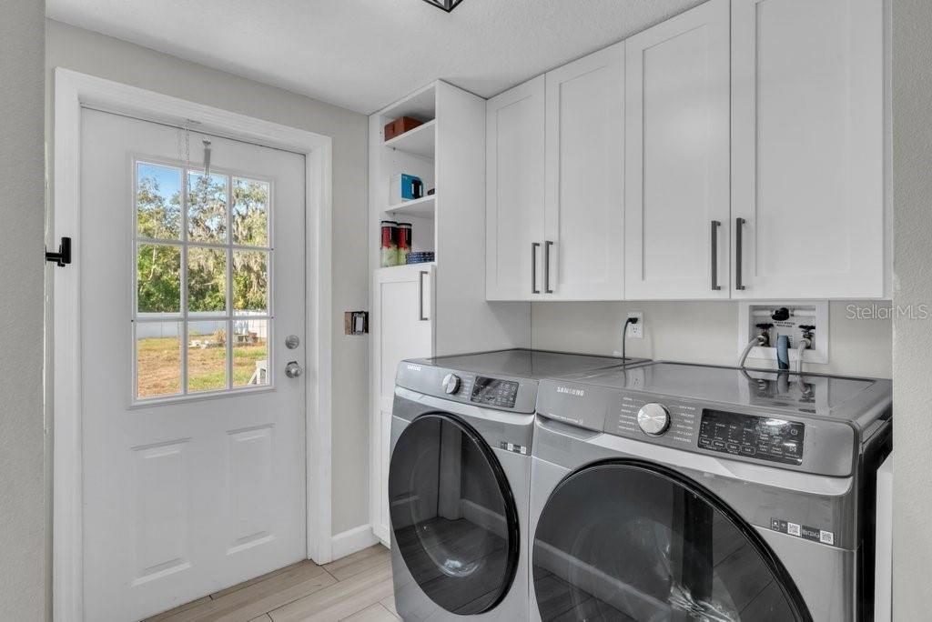 En Venta: $399,800 (4 camas, 2 baños, 1904 Pies cuadrados)