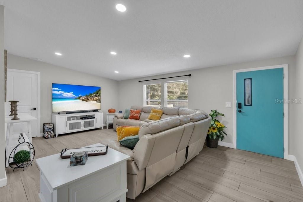 En Venta: $399,800 (4 camas, 2 baños, 1904 Pies cuadrados)