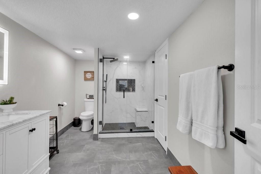 En Venta: $399,800 (4 camas, 2 baños, 1904 Pies cuadrados)