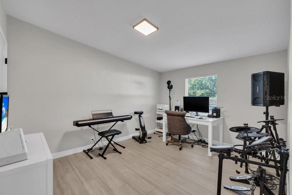 En Venta: $399,800 (4 camas, 2 baños, 1904 Pies cuadrados)