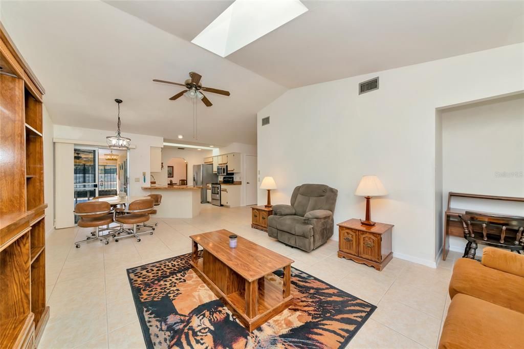 For Sale: $340,000 (3 beds, 2 baths, 1822 Square Feet)