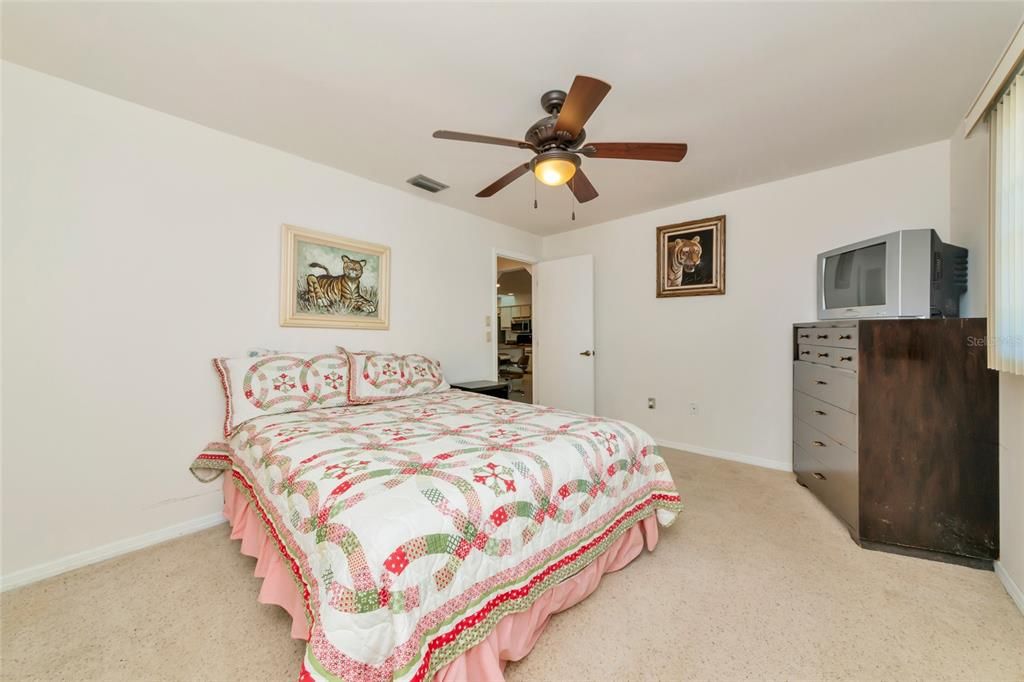 For Sale: $340,000 (3 beds, 2 baths, 1822 Square Feet)