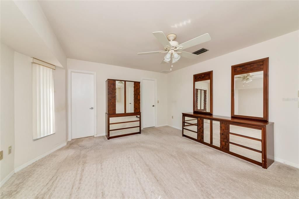 For Sale: $340,000 (3 beds, 2 baths, 1822 Square Feet)