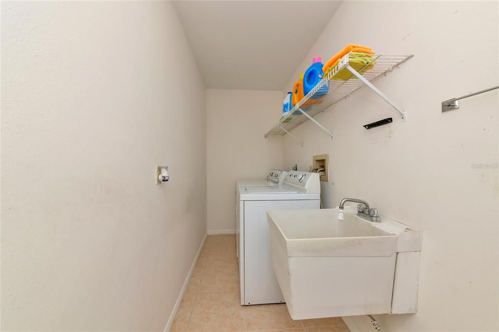 For Sale: $340,000 (3 beds, 2 baths, 1822 Square Feet)