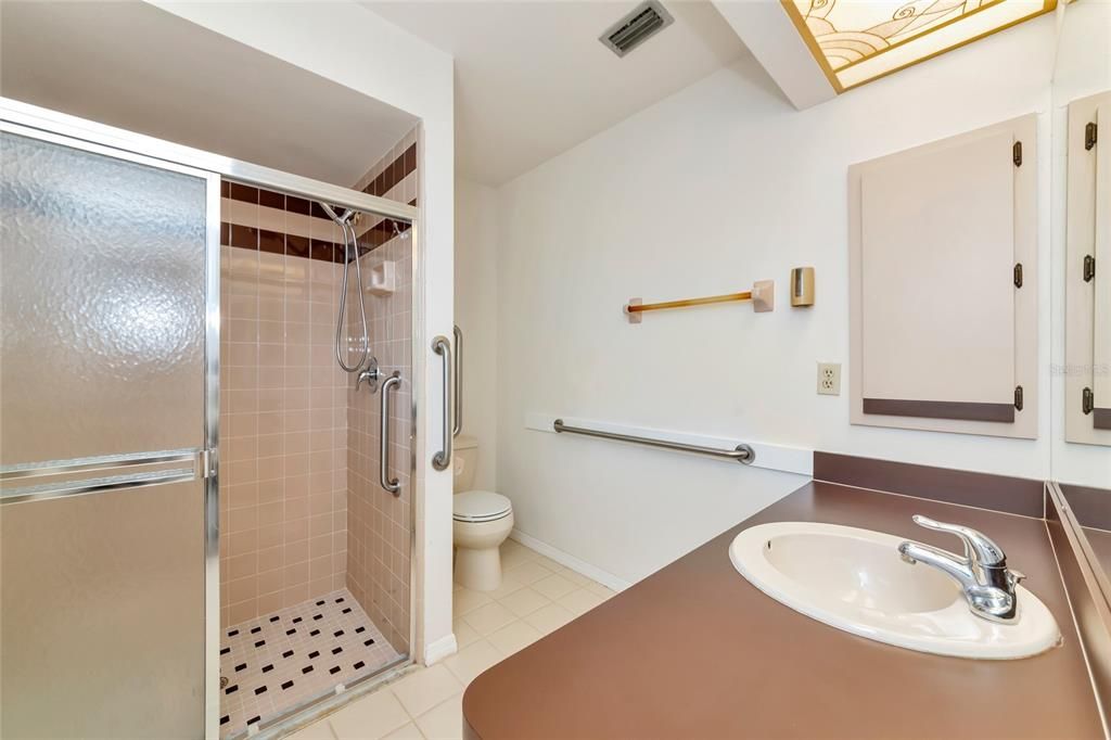 For Sale: $340,000 (3 beds, 2 baths, 1822 Square Feet)