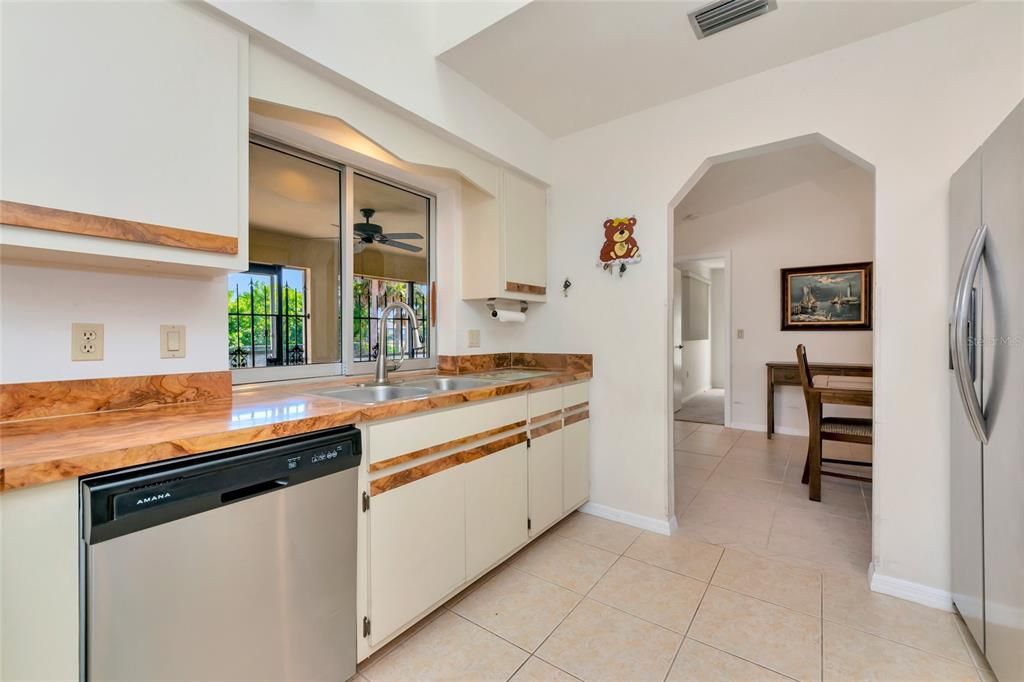 For Sale: $340,000 (3 beds, 2 baths, 1822 Square Feet)