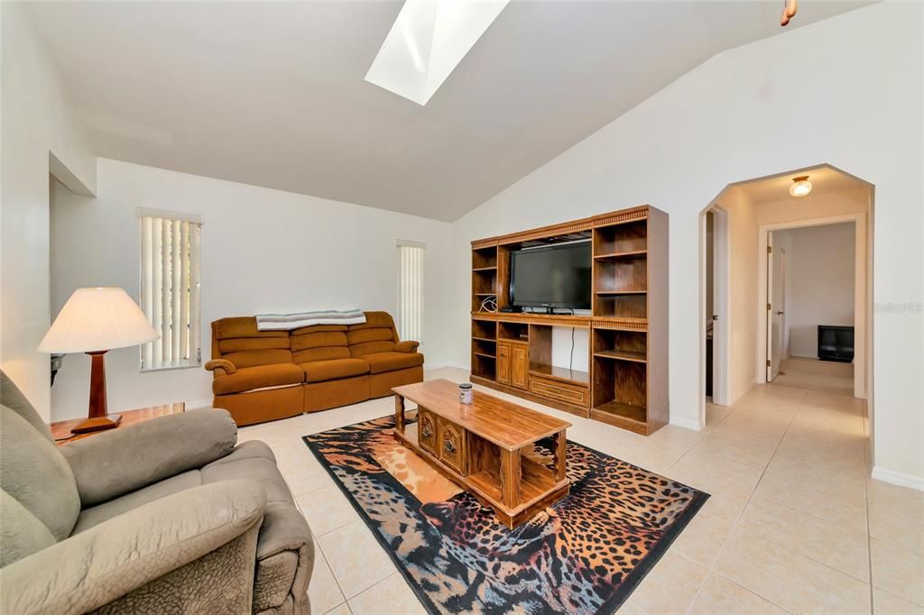 For Sale: $340,000 (3 beds, 2 baths, 1822 Square Feet)