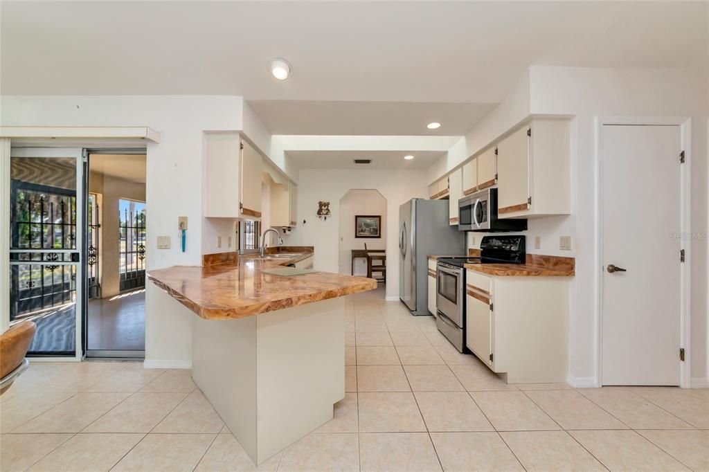 For Sale: $340,000 (3 beds, 2 baths, 1822 Square Feet)