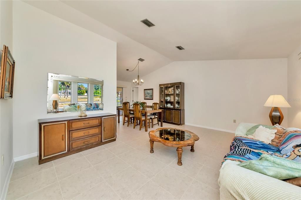 For Sale: $340,000 (3 beds, 2 baths, 1822 Square Feet)