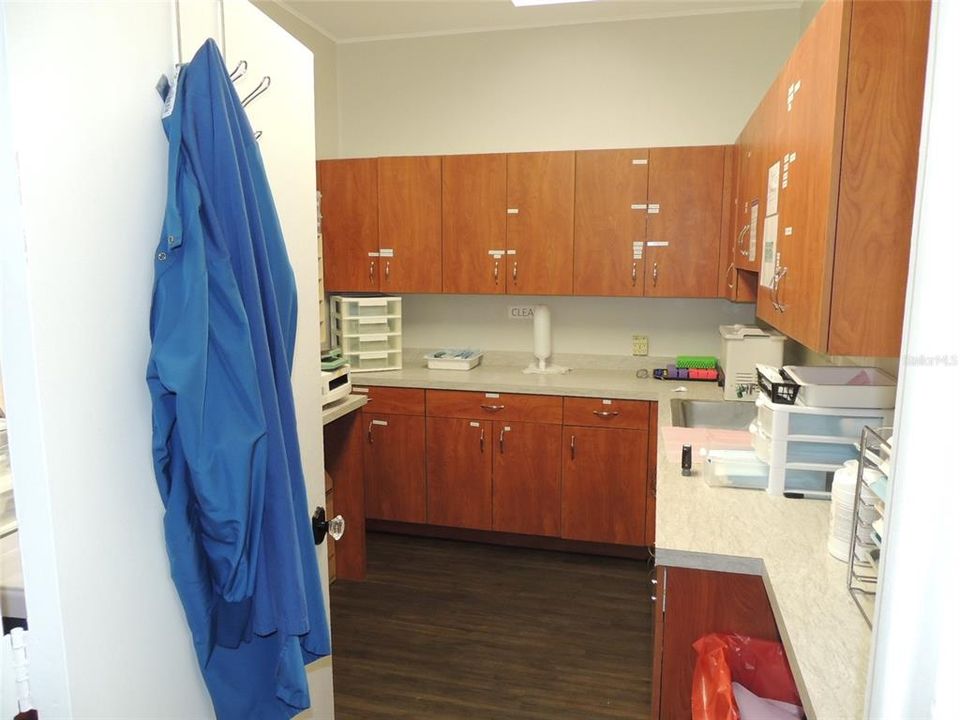 待售: $300,000 (0 贝兹, 0 浴室, 1602 平方英尺)