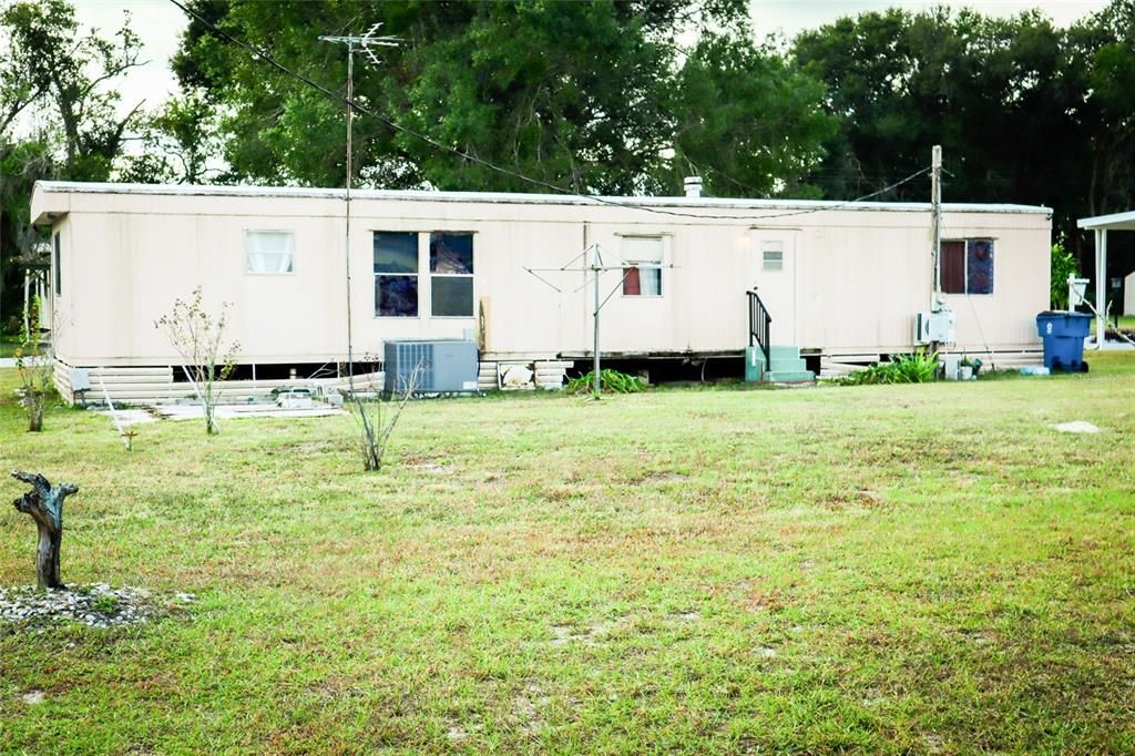 На продажу: $55,995 (2 спален, 1 ванн, 672 Квадратных фут)