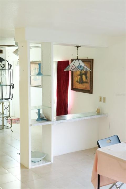 На продажу: $55,995 (2 спален, 1 ванн, 672 Квадратных фут)