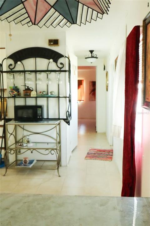 На продажу: $55,995 (2 спален, 1 ванн, 672 Квадратных фут)