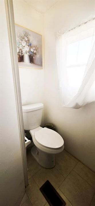 На продажу: $55,995 (2 спален, 1 ванн, 672 Квадратных фут)