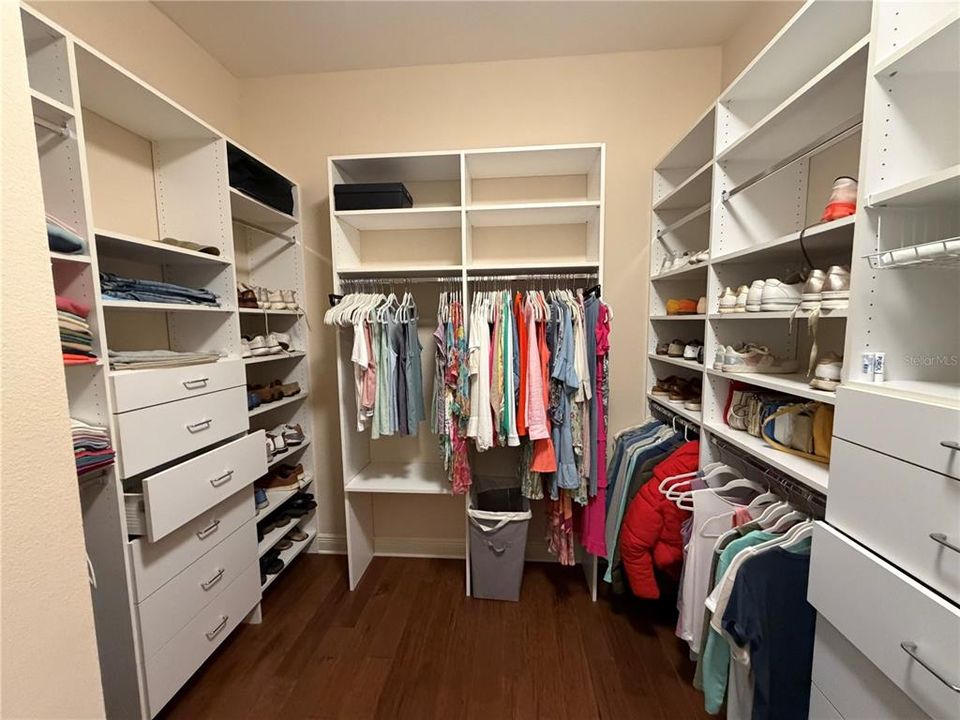 Active With Contract: $799,000 (3 beds, 3 baths, 2678 Square Feet)