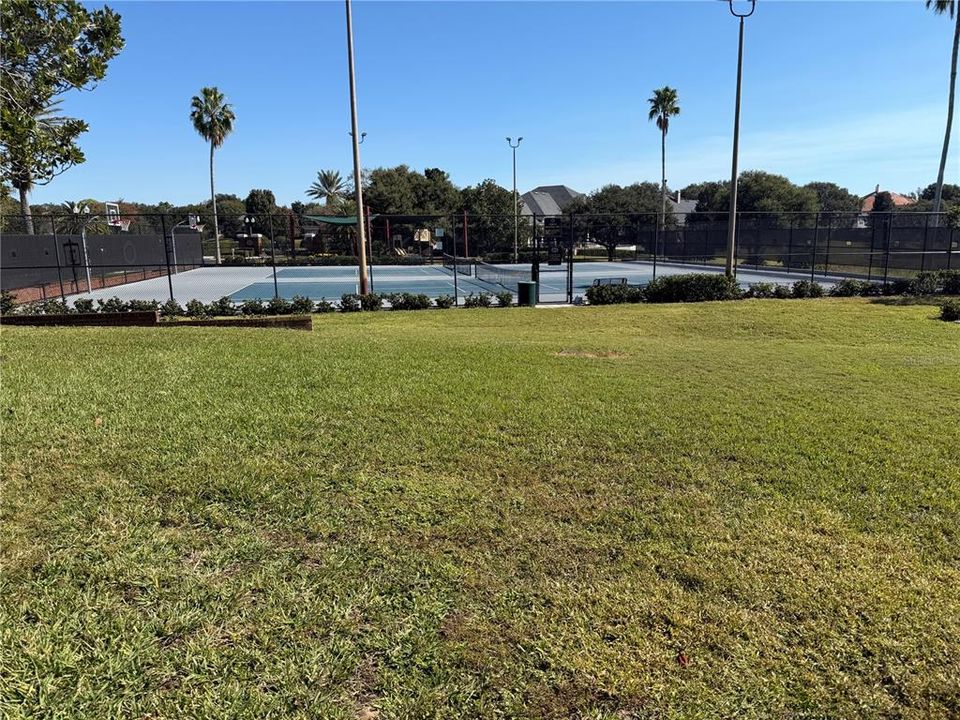 Active With Contract: $799,000 (3 beds, 3 baths, 2678 Square Feet)