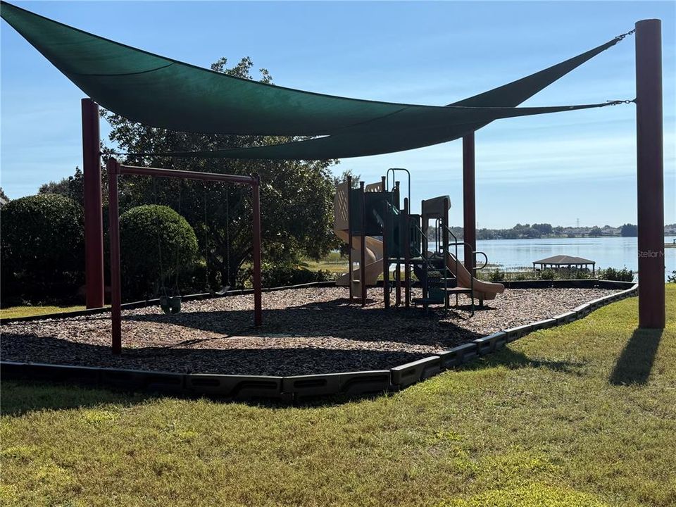 Active With Contract: $799,000 (3 beds, 3 baths, 2678 Square Feet)